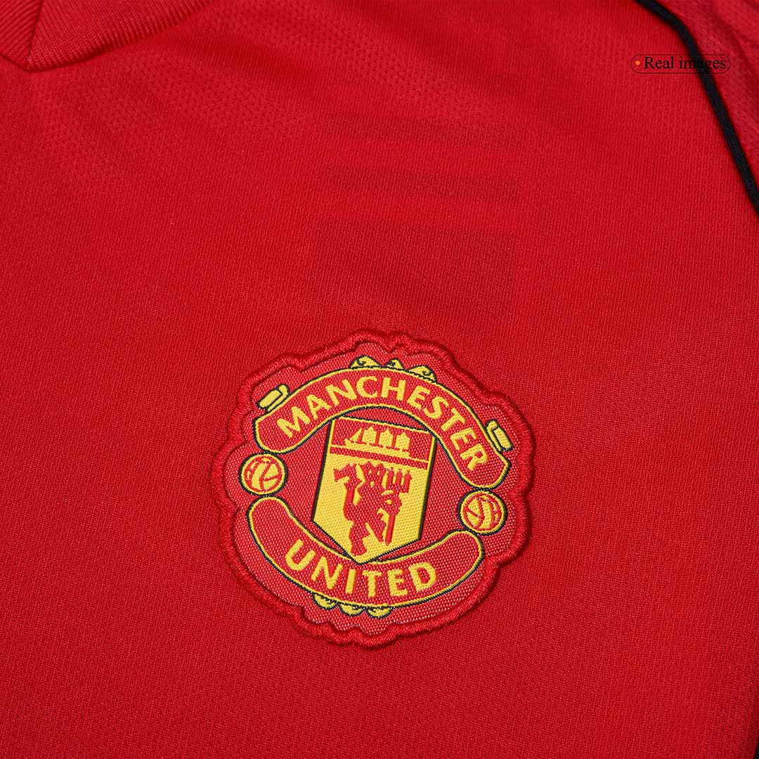 Gyerek Manchester United
Otthoni
Mez
Készlet (Mez + Nadrág + Zokni)
2025/26
Piros