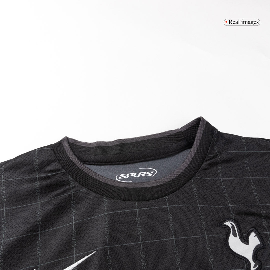 Gyerek Tottenham Hotspur
Idegenbeli
Mez
Készlet (Mez + Nadrág)2025/26
Fekete