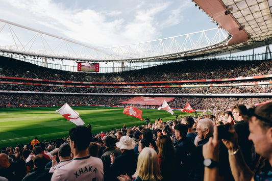 Zászlók és feszült stadionhangulat egy VB 2026 büntetőpárbaj előtt