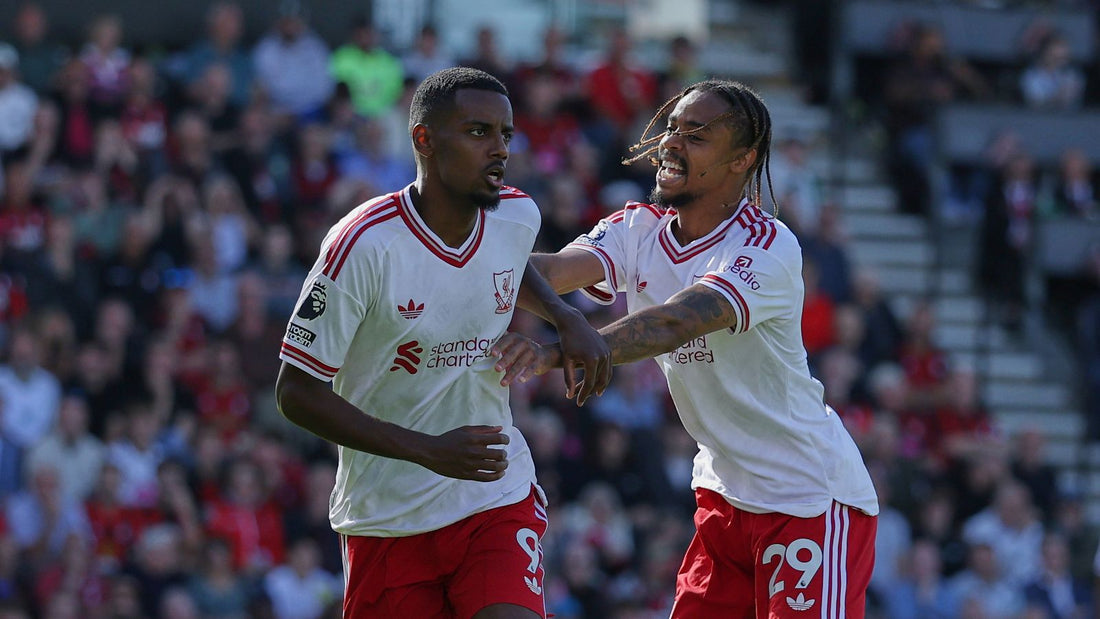 Alexander Isak és Cody Gakpo ünnepel a Liverpool bournemouth-i 1–0-s győzelmén