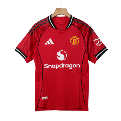 B.FERNANDES #8 Játékos Manchester United Otthon Soccer Mez 2025/26 Piros