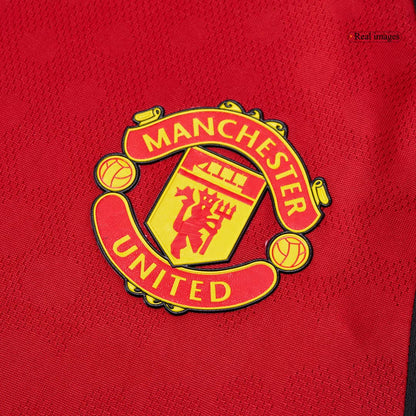 B.FERNANDES #8 Játékos Manchester United Otthon Soccer Mez 2025/26 Piros