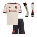 Gyerek Liverpool 
 Idegenbeli 
Mez 
Készlet (Mez + Nadrág + Zokni) 
2025/26 
 Fehér