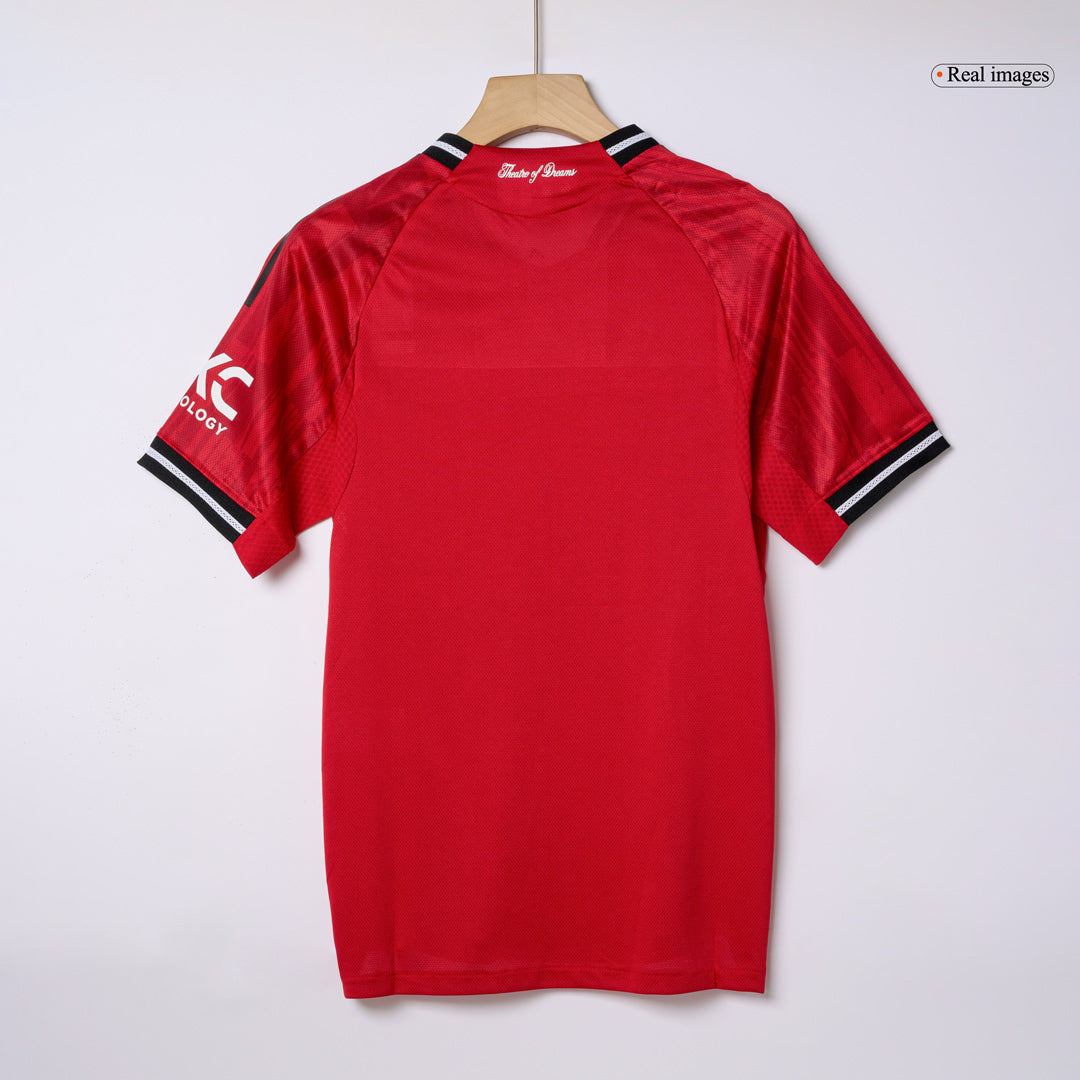 B.FERNANDES #8 Játékos Manchester United Otthon Soccer Mez 2025/26 Piros