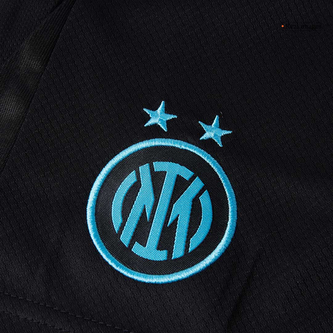 Gyerek Inter Milan 
Otthoni 
Mez 
Készlet (Mez + Nadrág + Zokni) 
2025/26