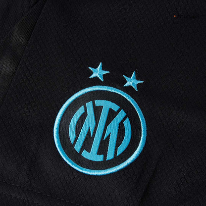 Gyerek Inter Milan 
Otthoni 
Mez 
Készlet (Mez + Nadrág + Zokni) 
2025/26